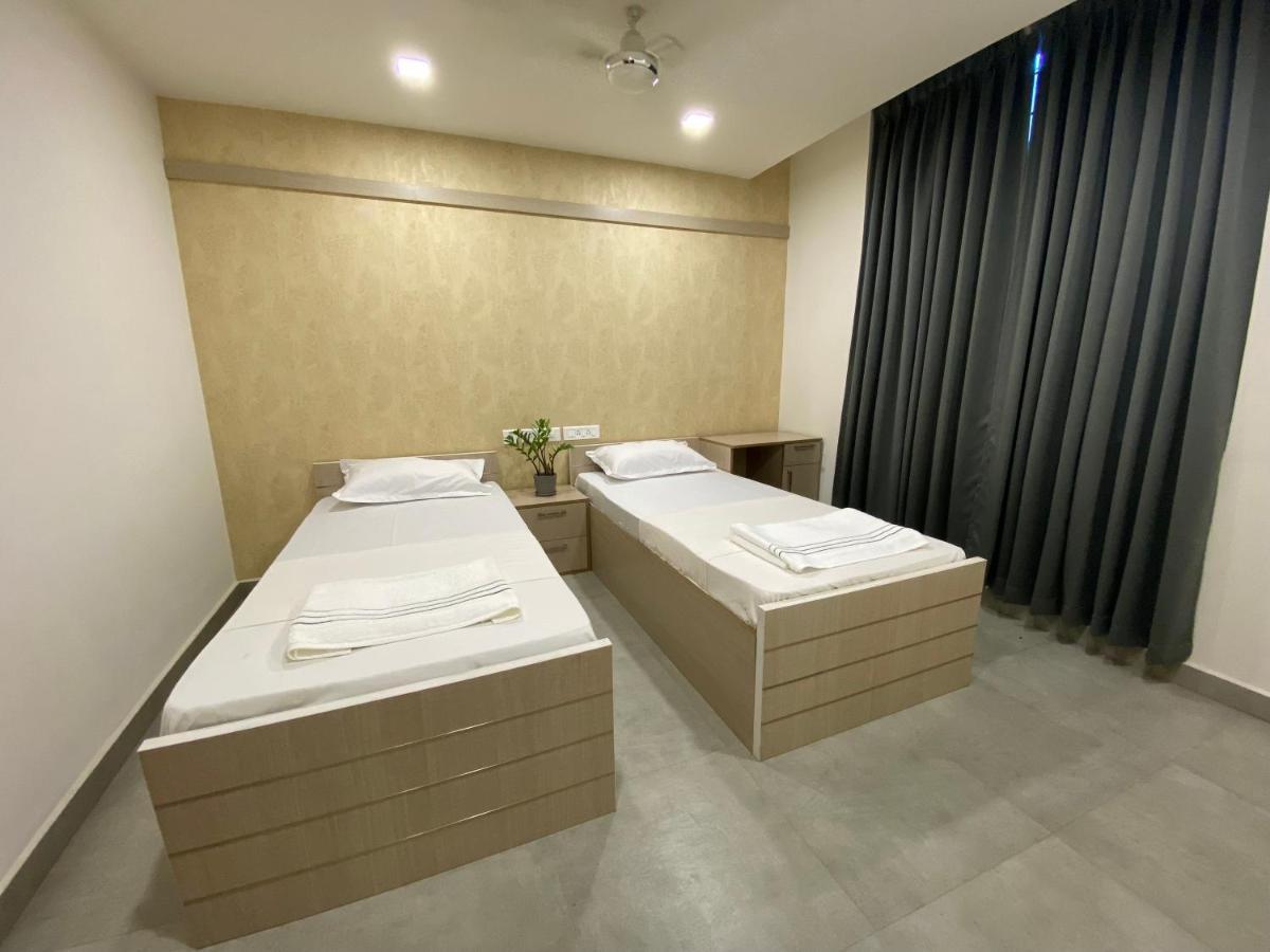 Karippals Inn Kottayam Esterno foto