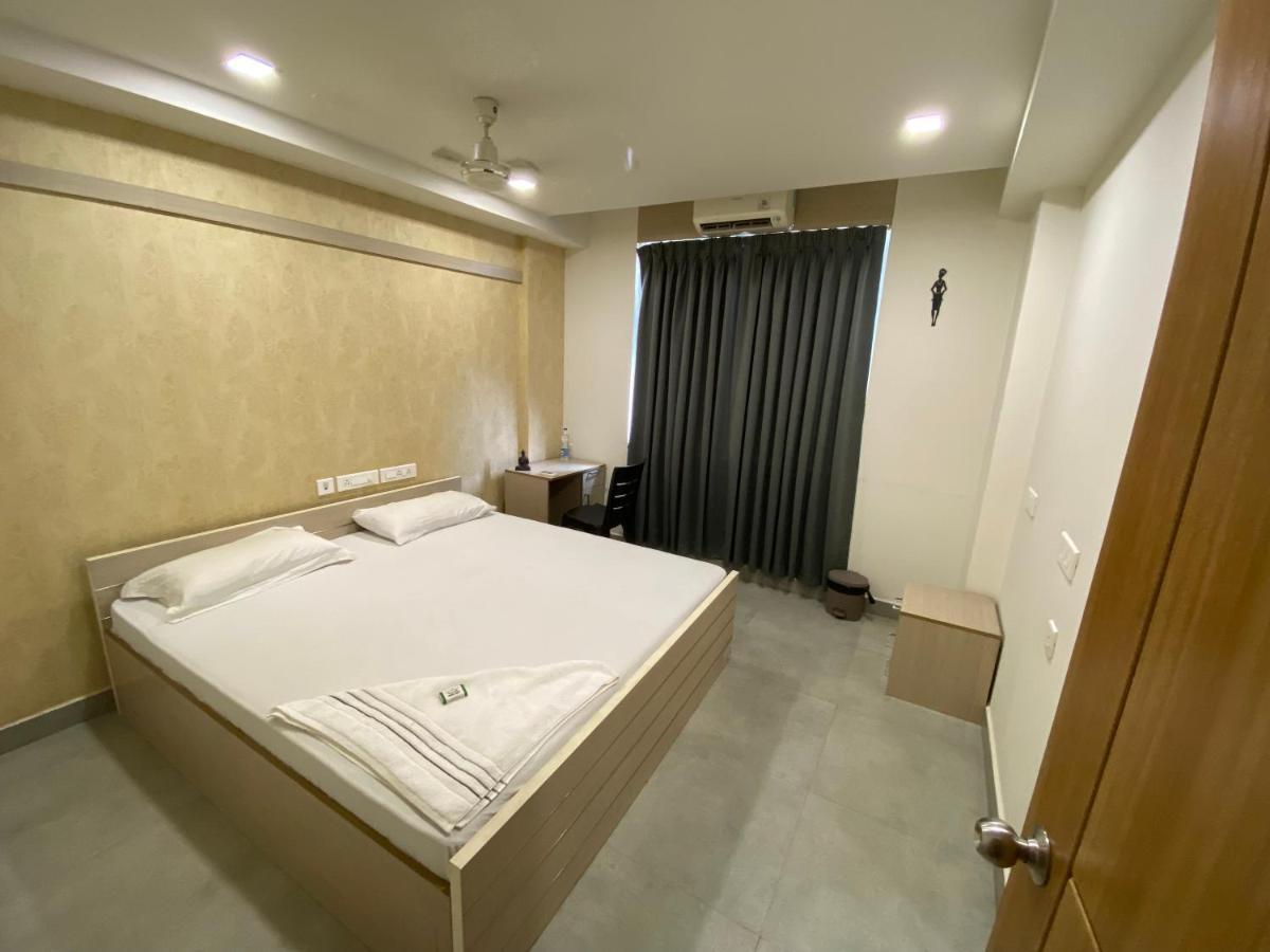 Karippals Inn Kottayam Esterno foto